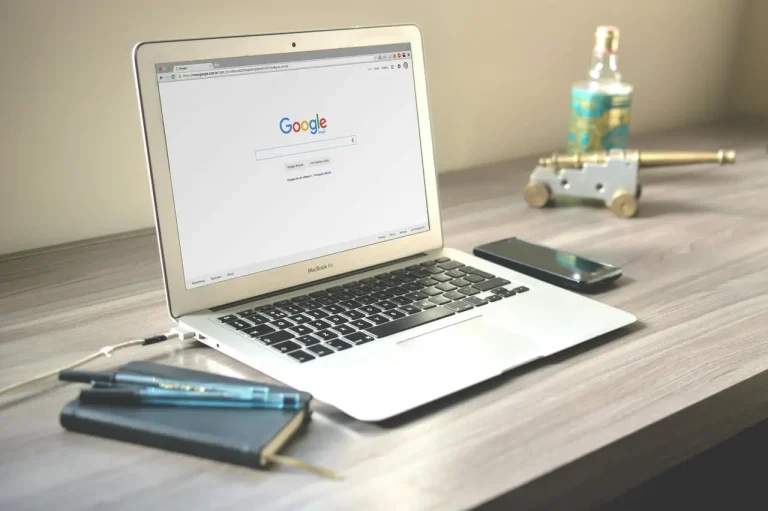 Google op laptop lokale seo